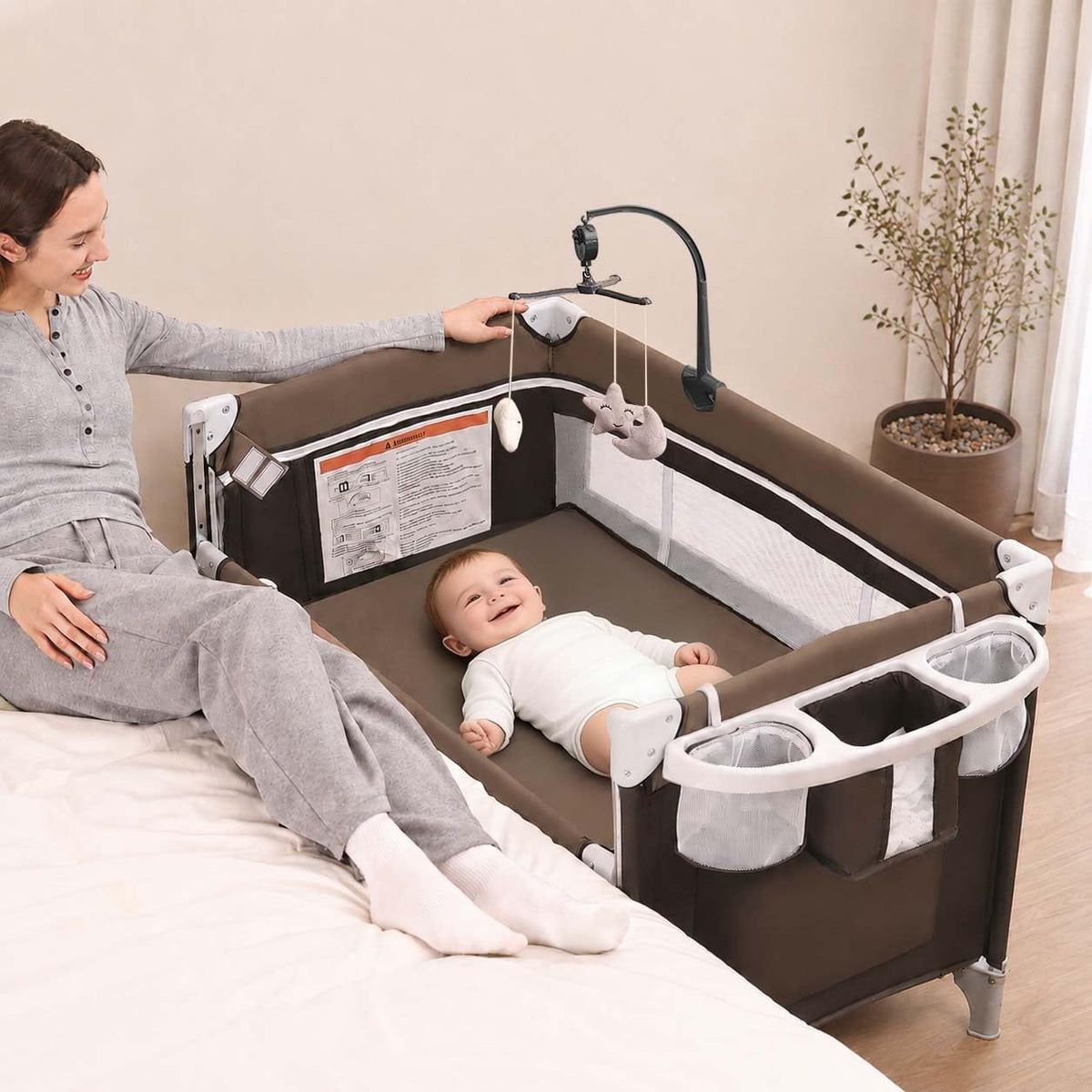 5-in-1 Baby Bassinet Bedside Sleeper Q510