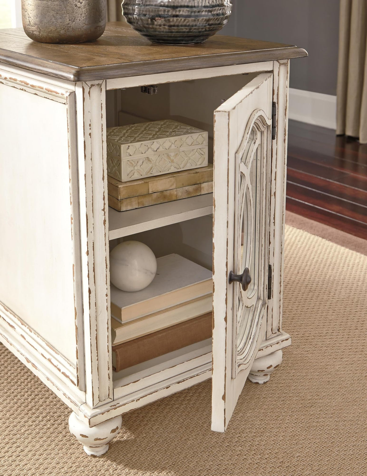 Chairside End Table with Storage B6548